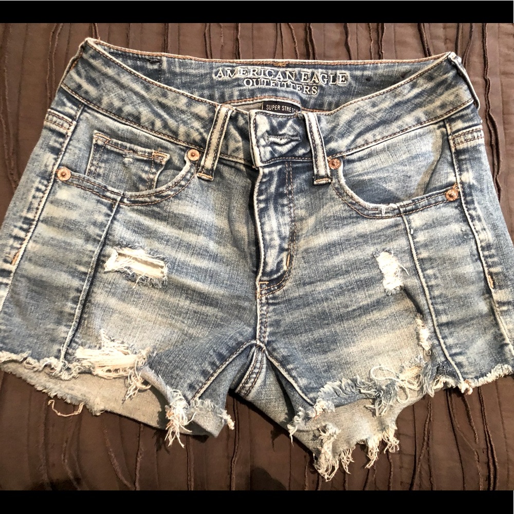 SOLD American Eagle distressed shorts